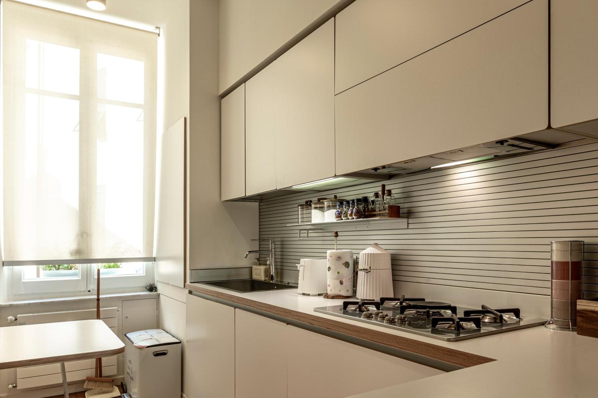 Manzoni 76 Apartment *